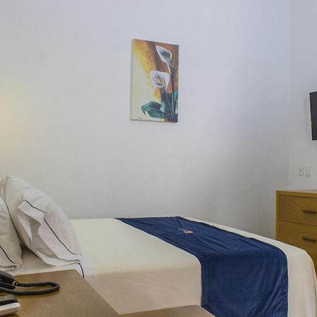 Hotel Real De Castilla Colonial Guadalajara Szoba fotó