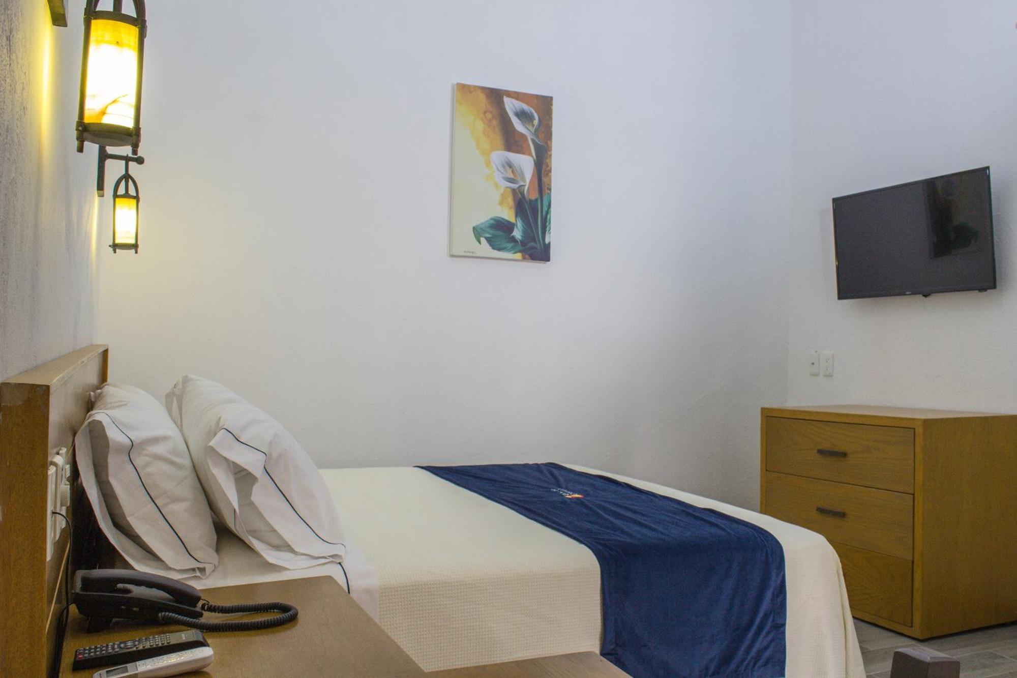Hotel Real De Castilla Colonial Guadalajara Szoba fotó