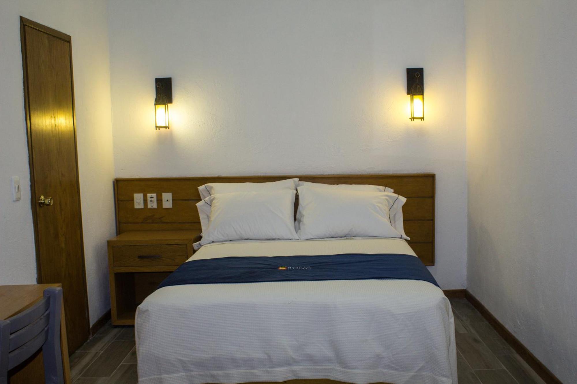 Hotel Real De Castilla Colonial Guadalajara Szoba fotó