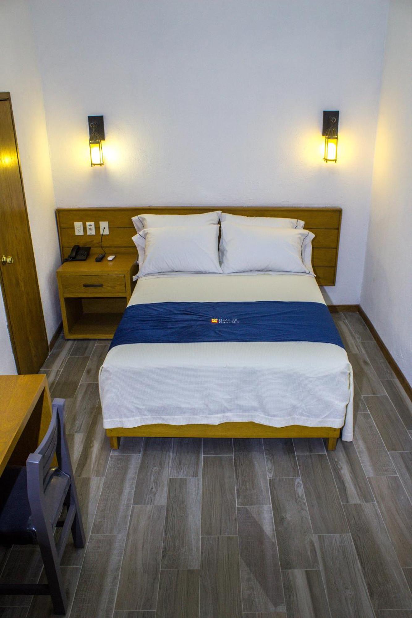 Hotel Real De Castilla Colonial Guadalajara Szoba fotó
